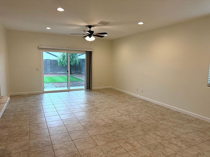 8233 W Clemente Way photo 3
