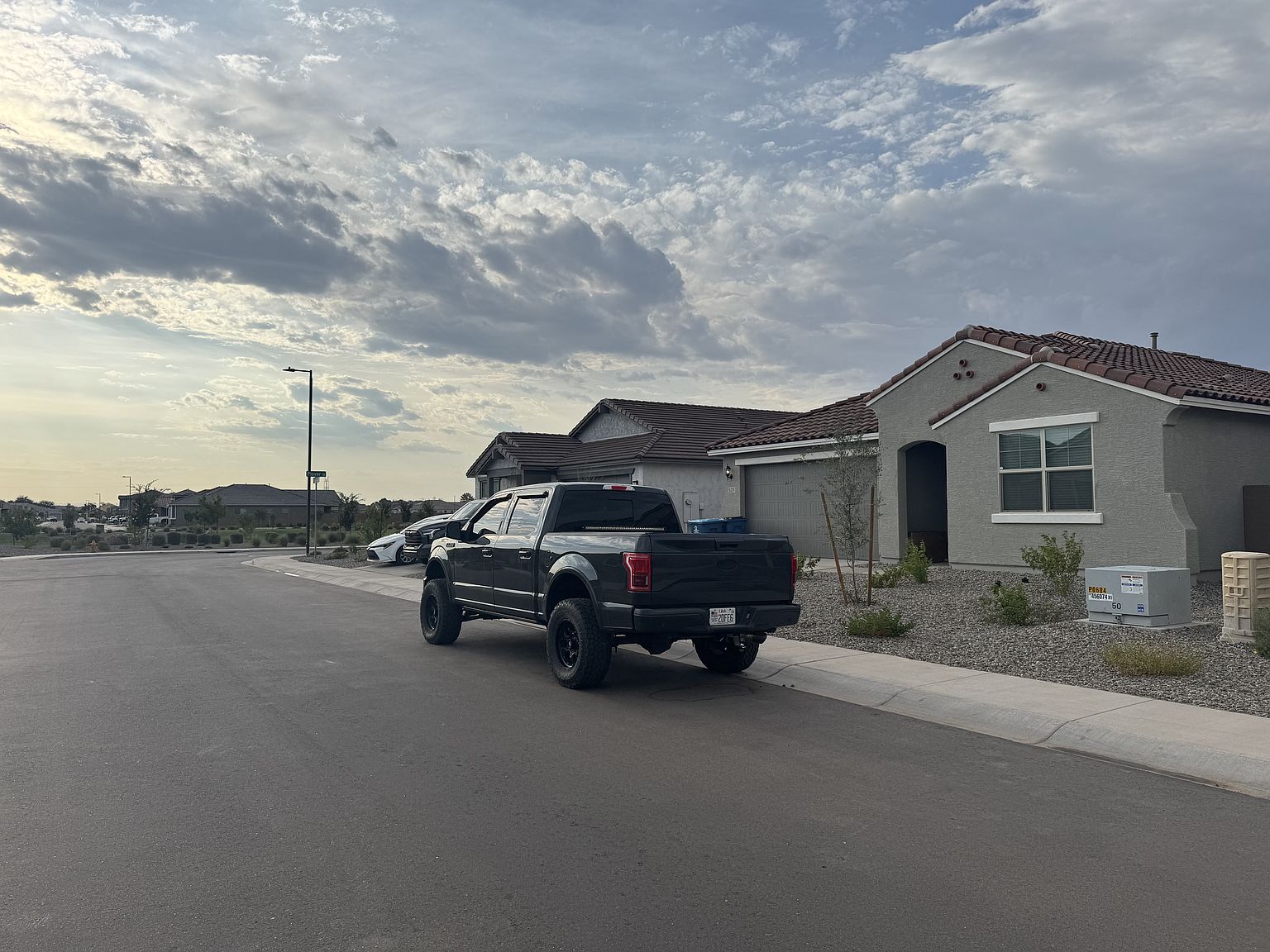 643 W Riparian Dr photo 3