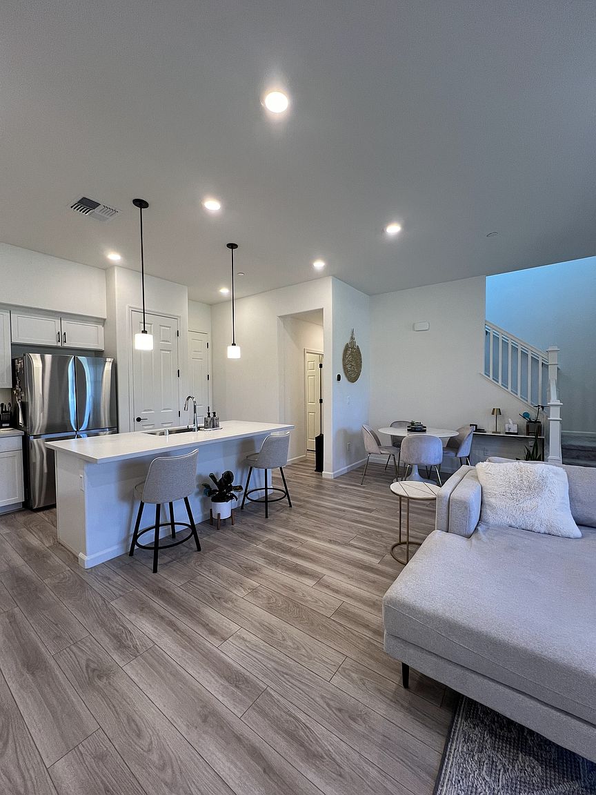 32 Lesina Way photo 3