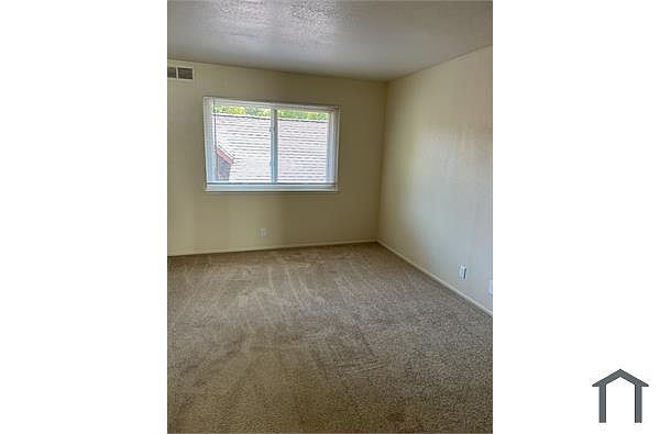 3645 Dimond Ave photo 4