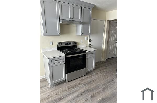 3645 Dimond Ave photo 2