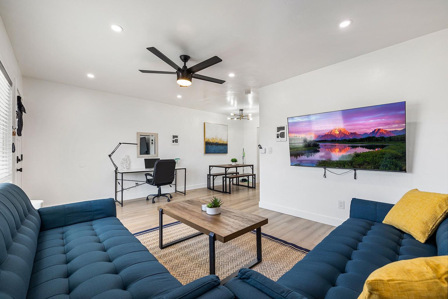 201 Ebony Ave photo 3