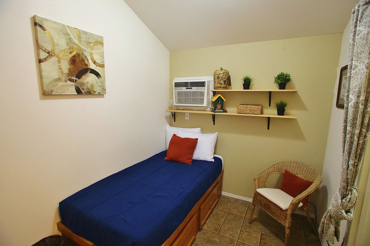 1113 Pine St Space 11 photo 4