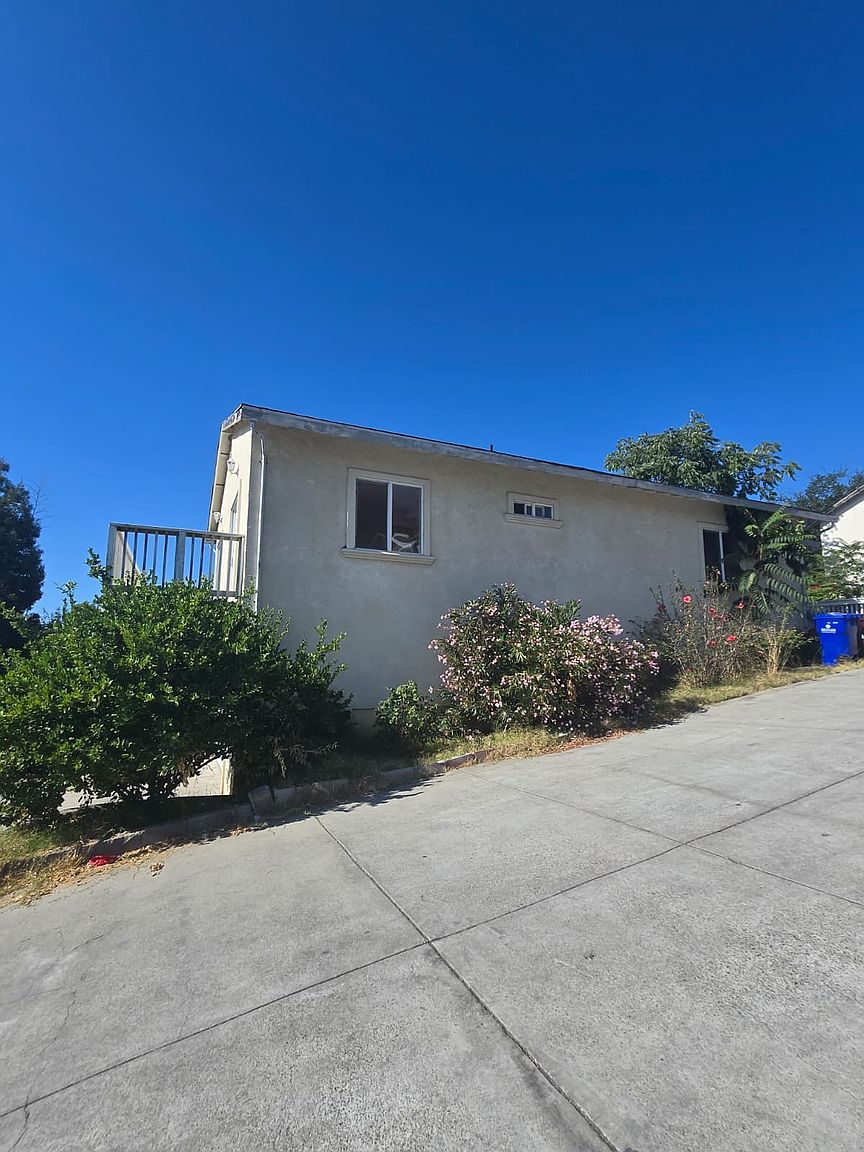 8027 Ney Ave Oakland, CA 94605 photo 4