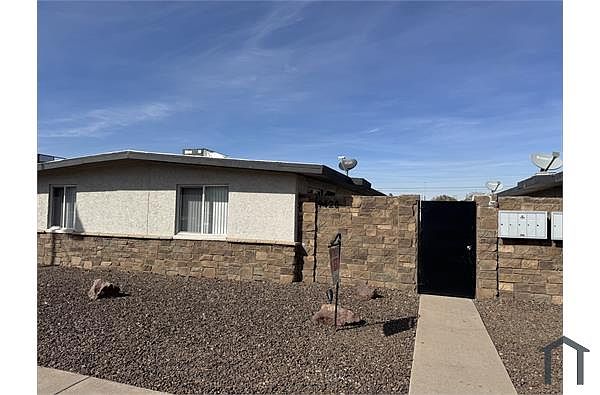 9420 9430 W Van Buren photo 4