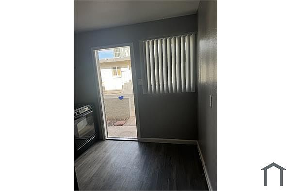9420 9430 W Van Buren photo 2