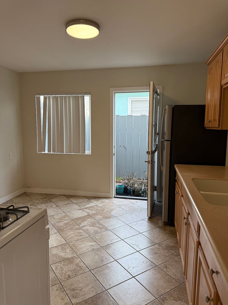138-44 Elkwood Ave photo 3