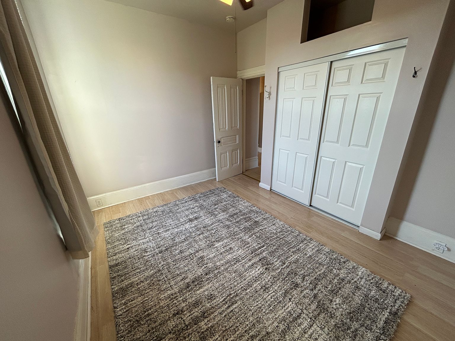 524 Carolina St photo 3