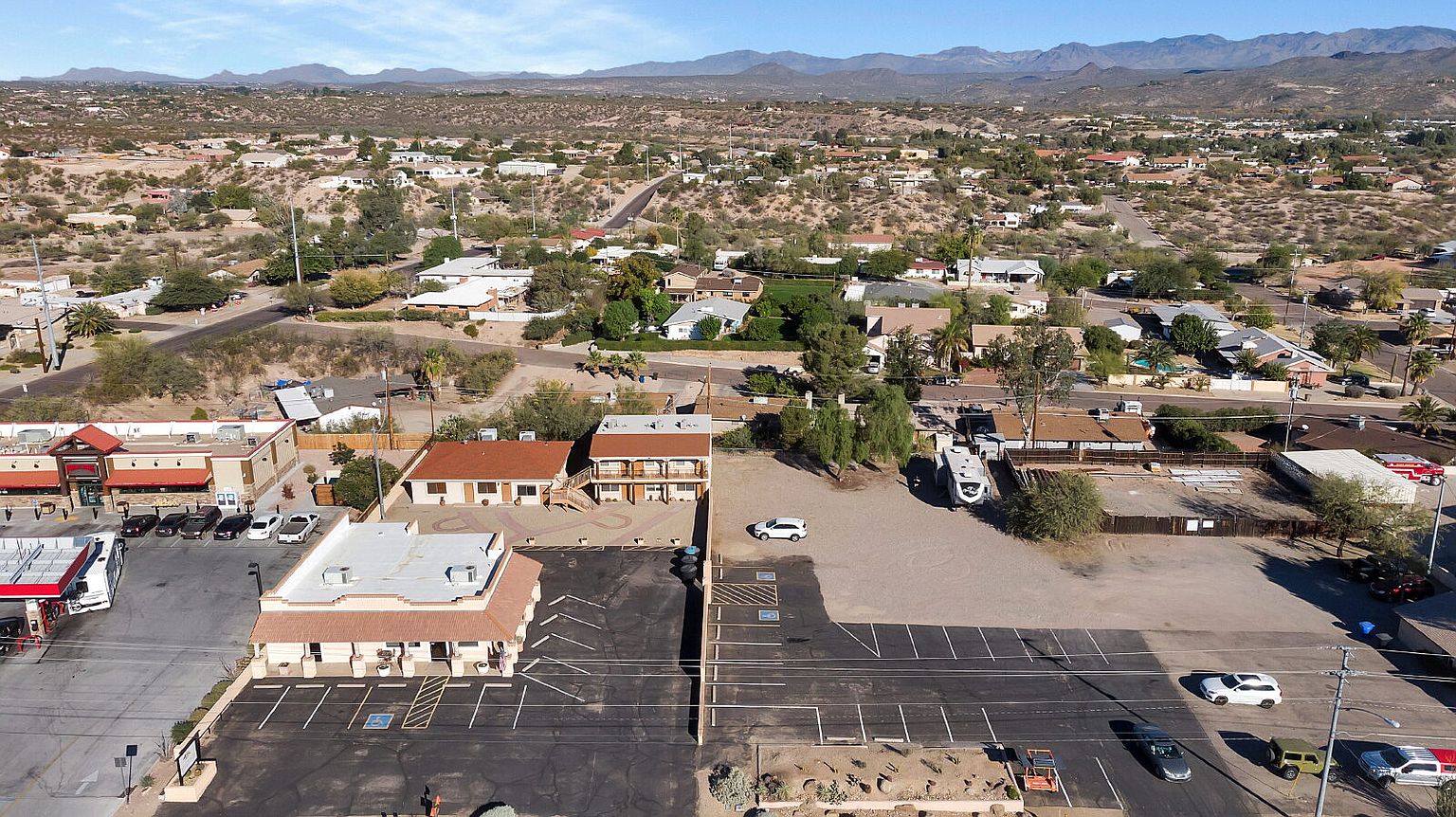 778 W Wickenburg Way photo 2