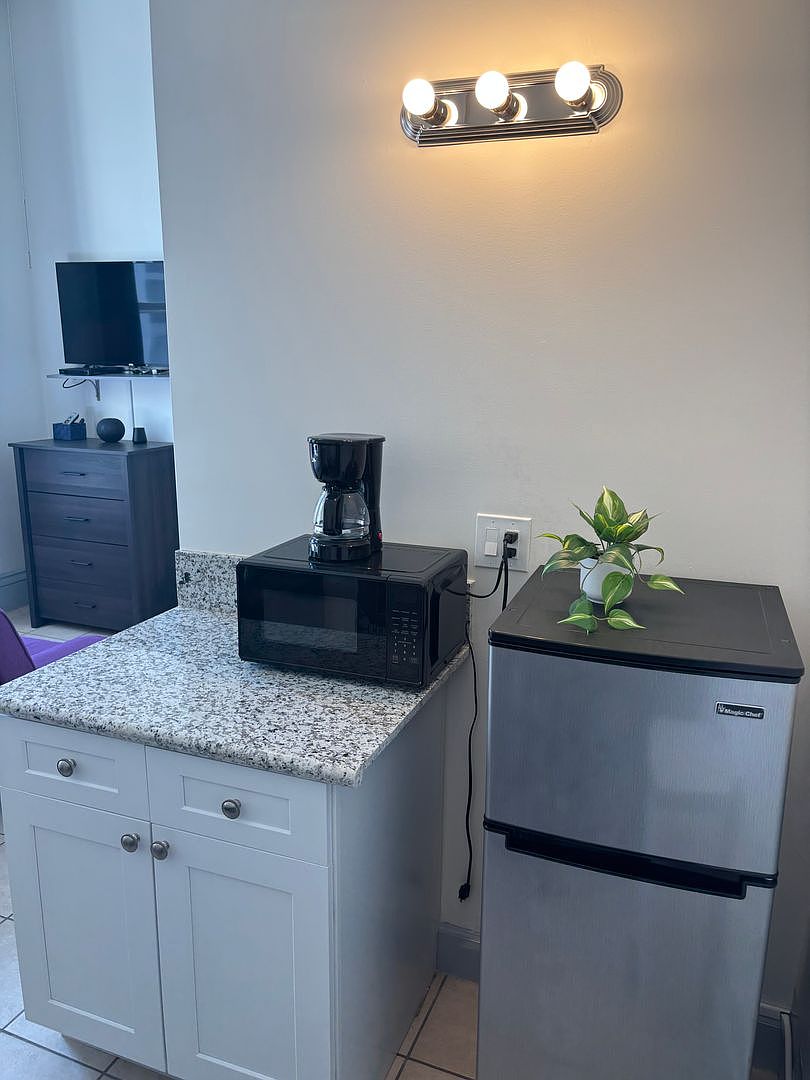 444 G St photo 5