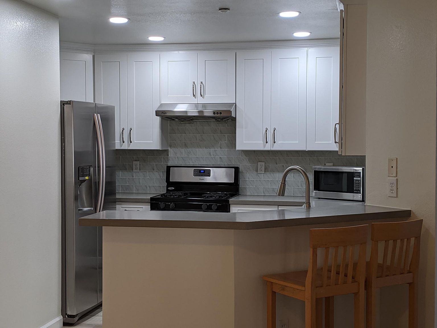 617 Arcadia Ter photo 3