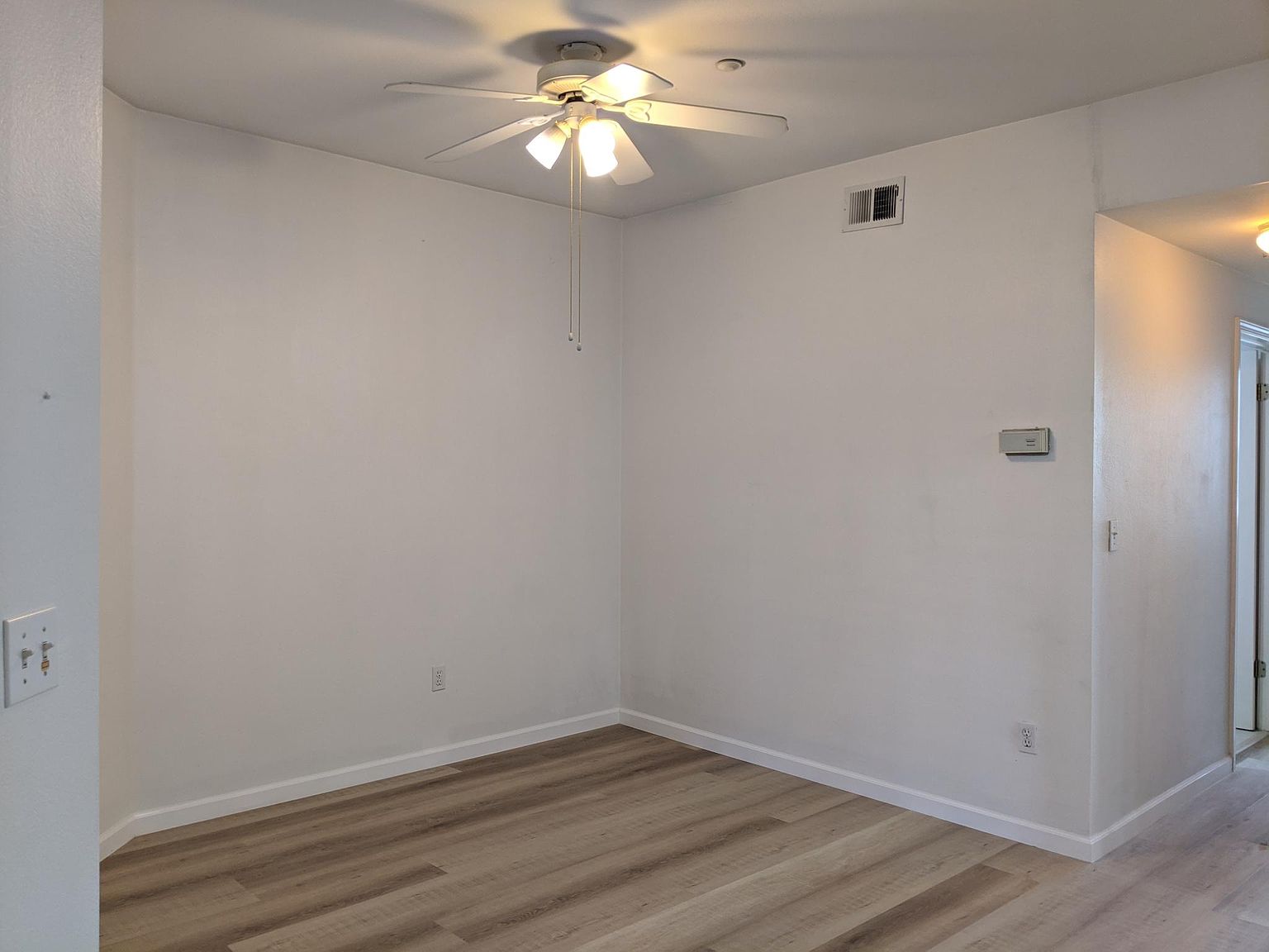 617 Arcadia Ter photo 2
