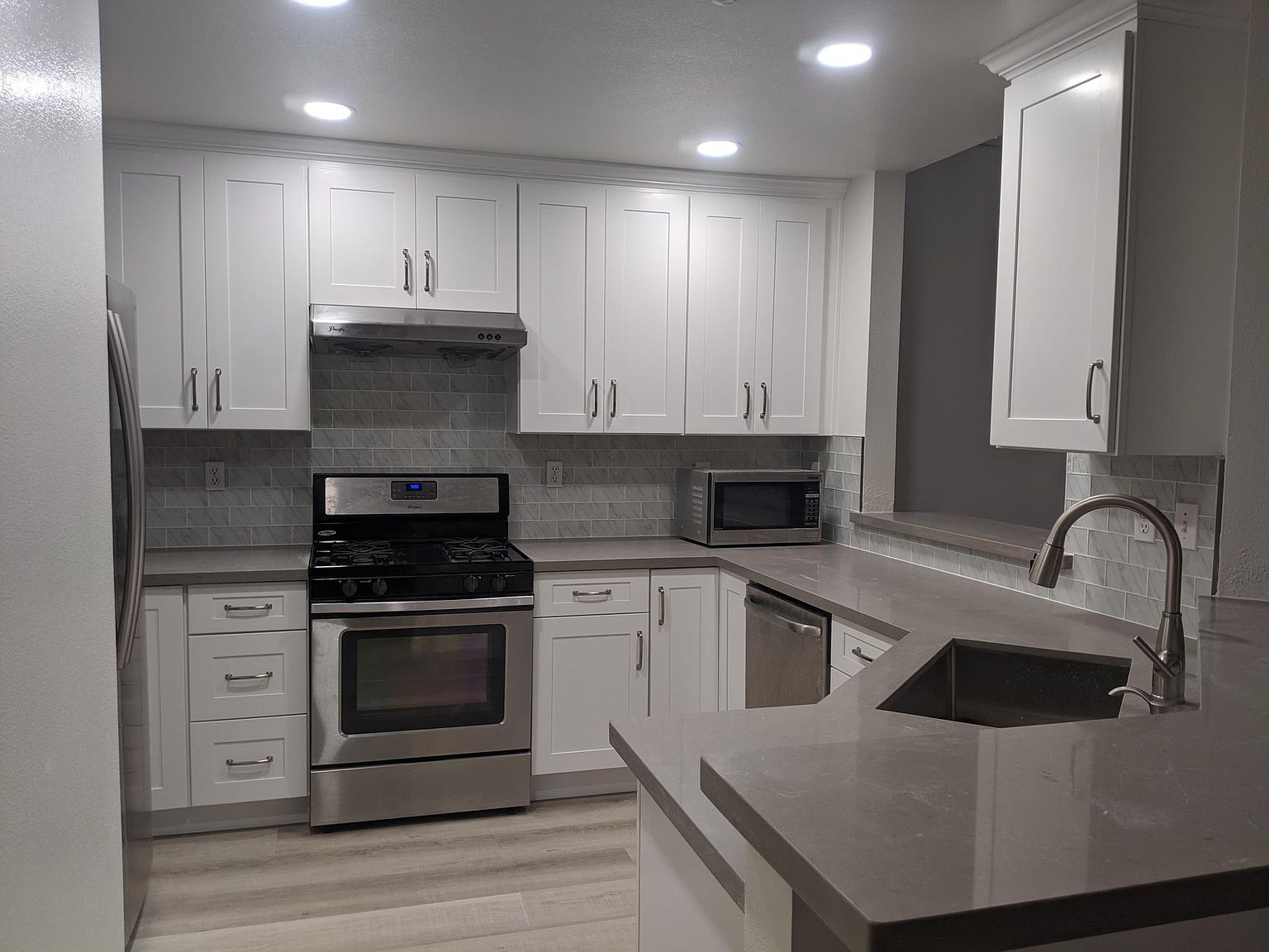 617 Arcadia Ter photo 4