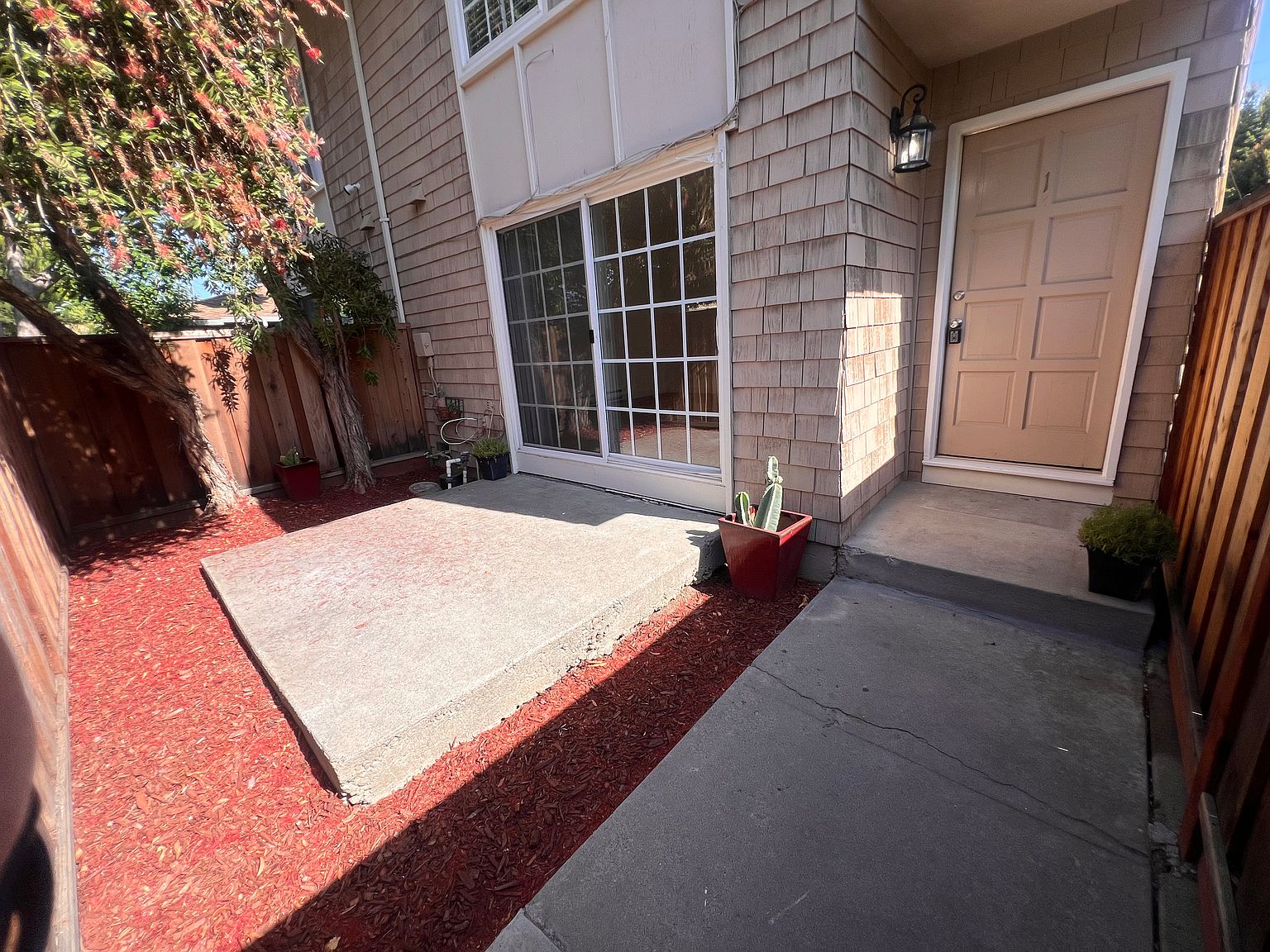 1249 W Washington Ave photo 3