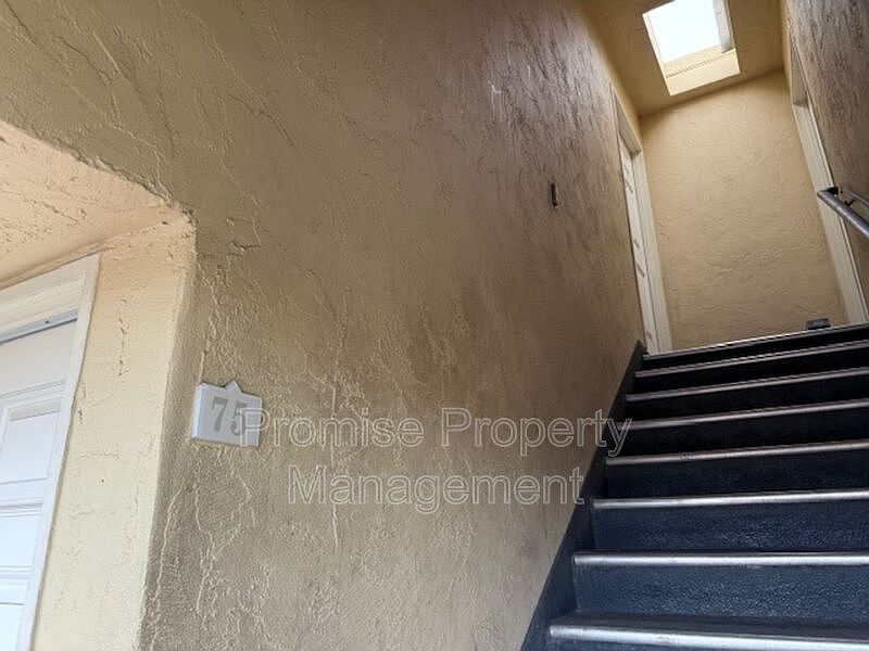 505 E Madison Ave E photo 2