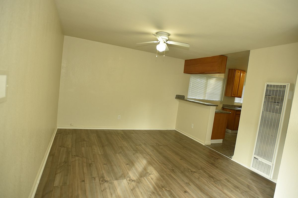 14817 Bancroft Ave photo 5