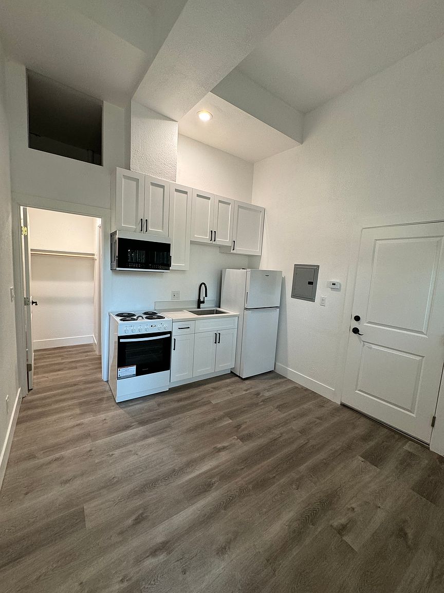 Apartments on West San Fernando Street · San Jose photo 3