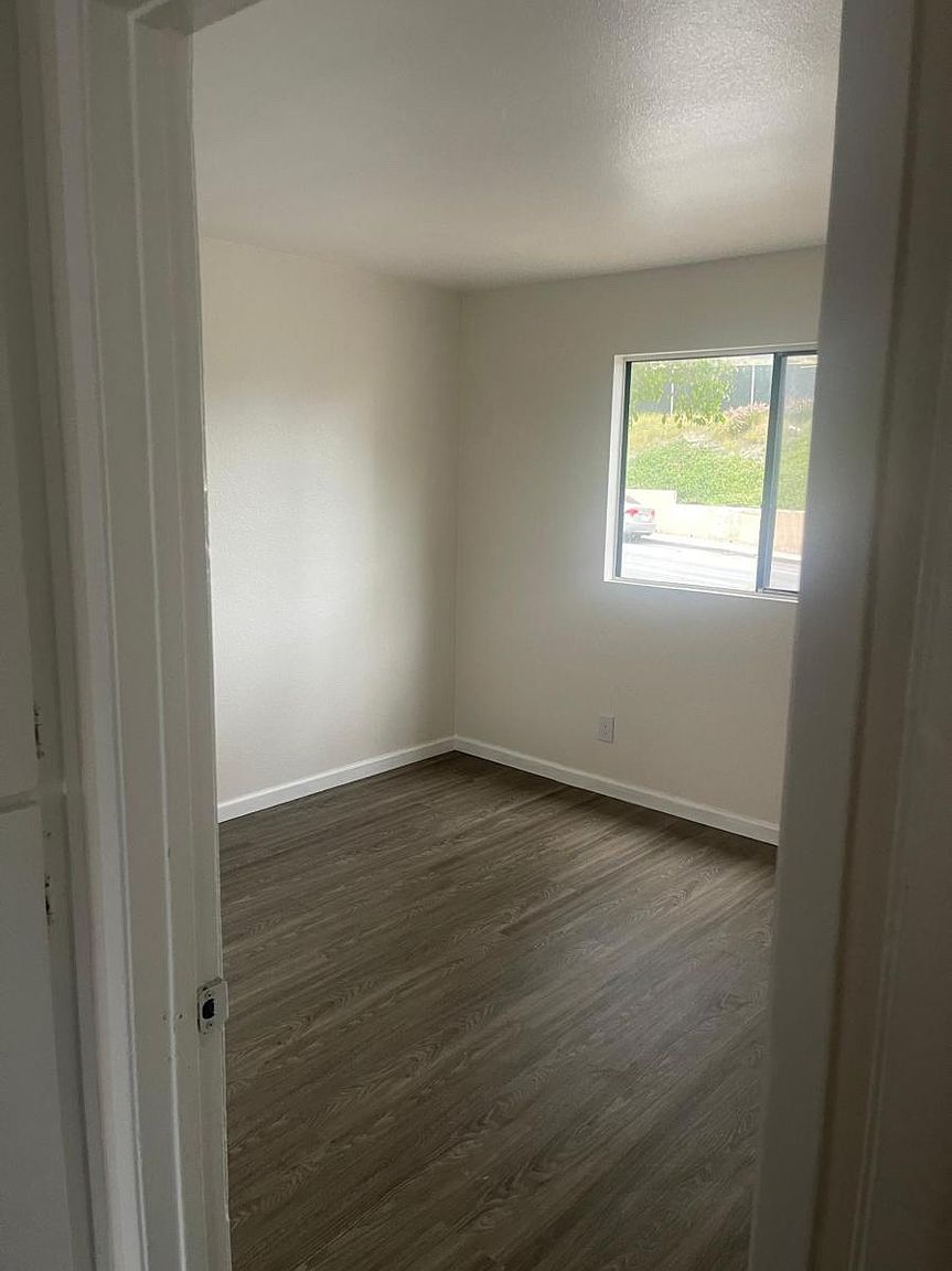 2399 E Beyer Blvd photo 5