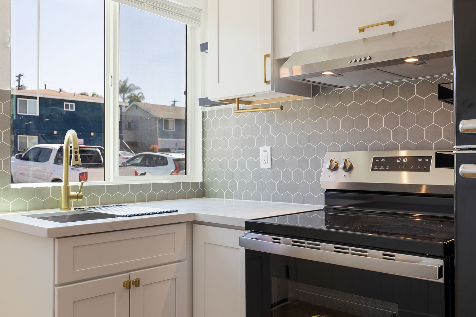 4162 Arizona St photo 2