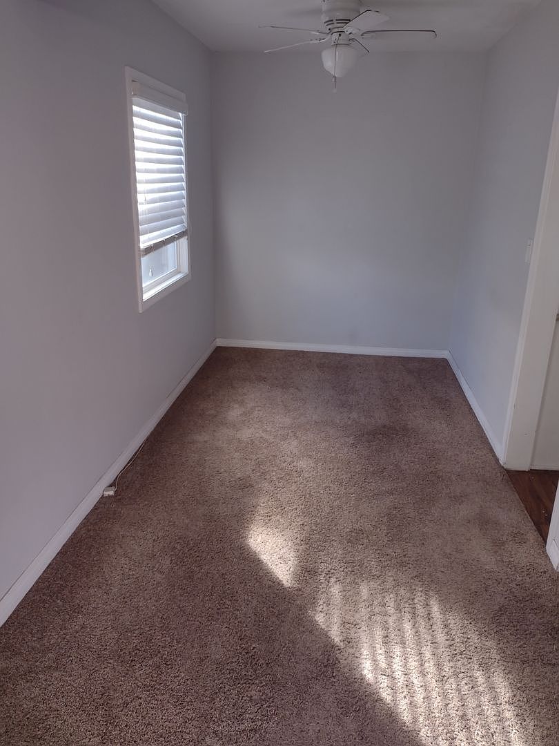 4552-4558 35th St photo 3