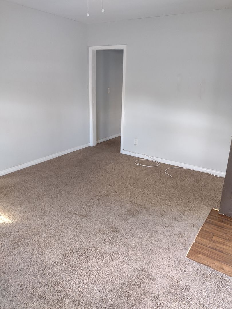 4552-4558 35th St photo 4