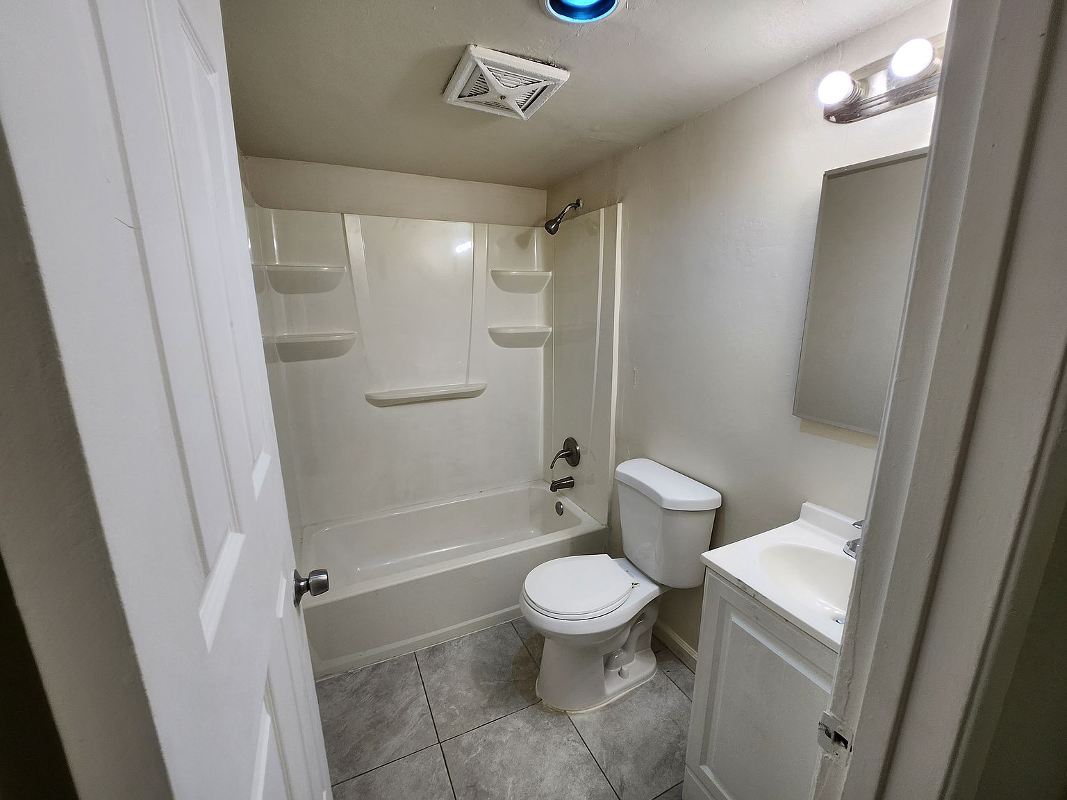 134 Wilson Ave photo 4