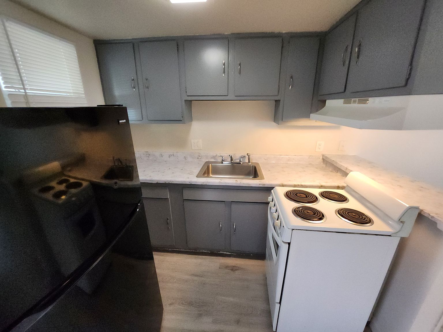 134 Wilson Ave photo 2
