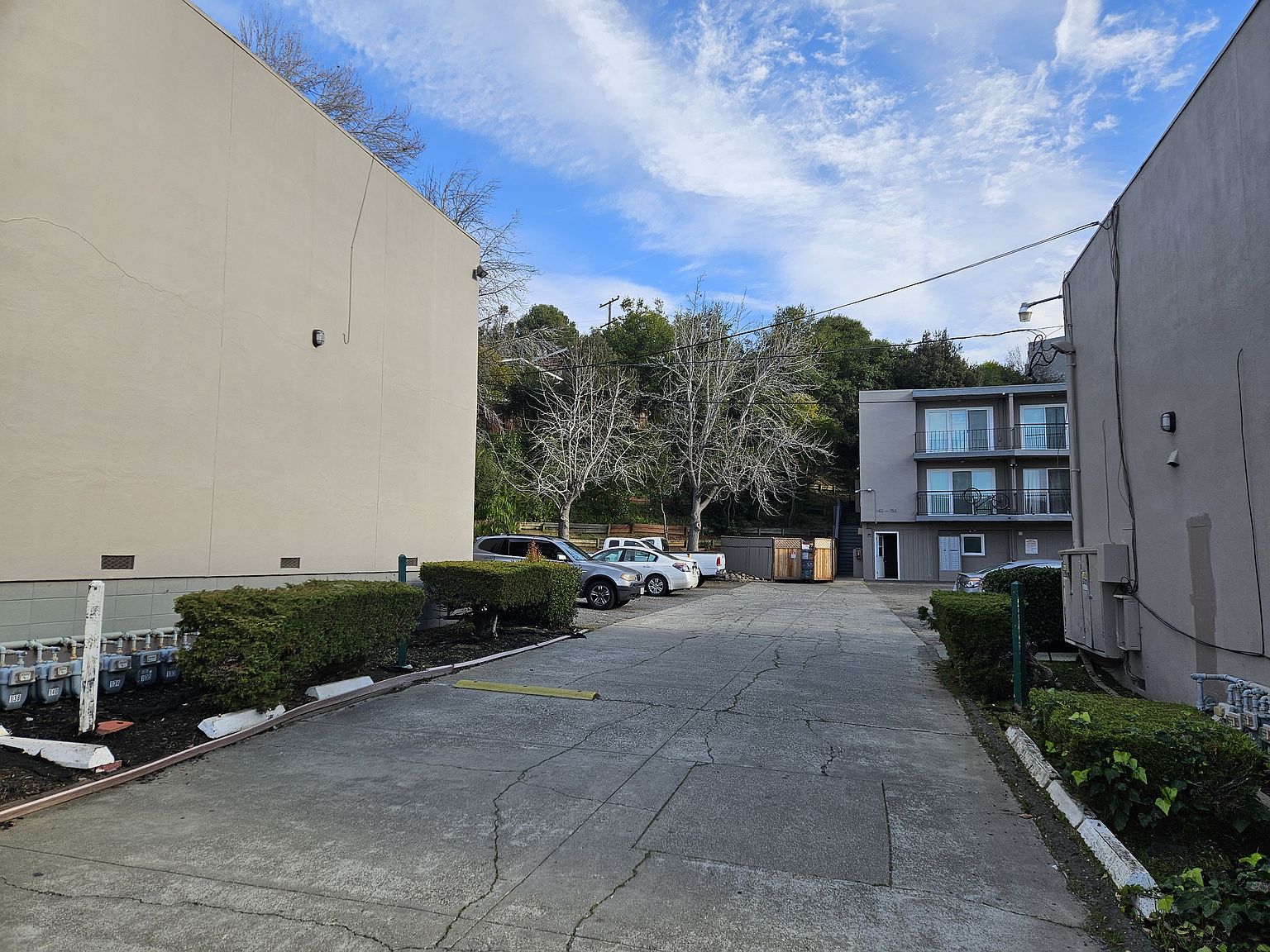 134 Wilson Ave photo 3