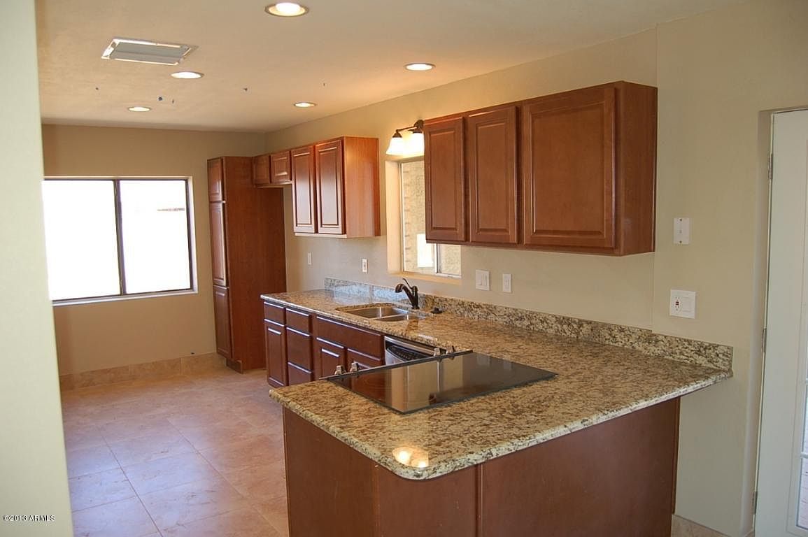 2640 E Captain Dreyfus Ave photo 4