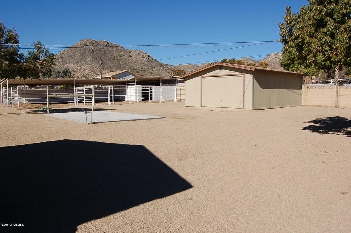 2640 E Captain Dreyfus Ave photo 2
