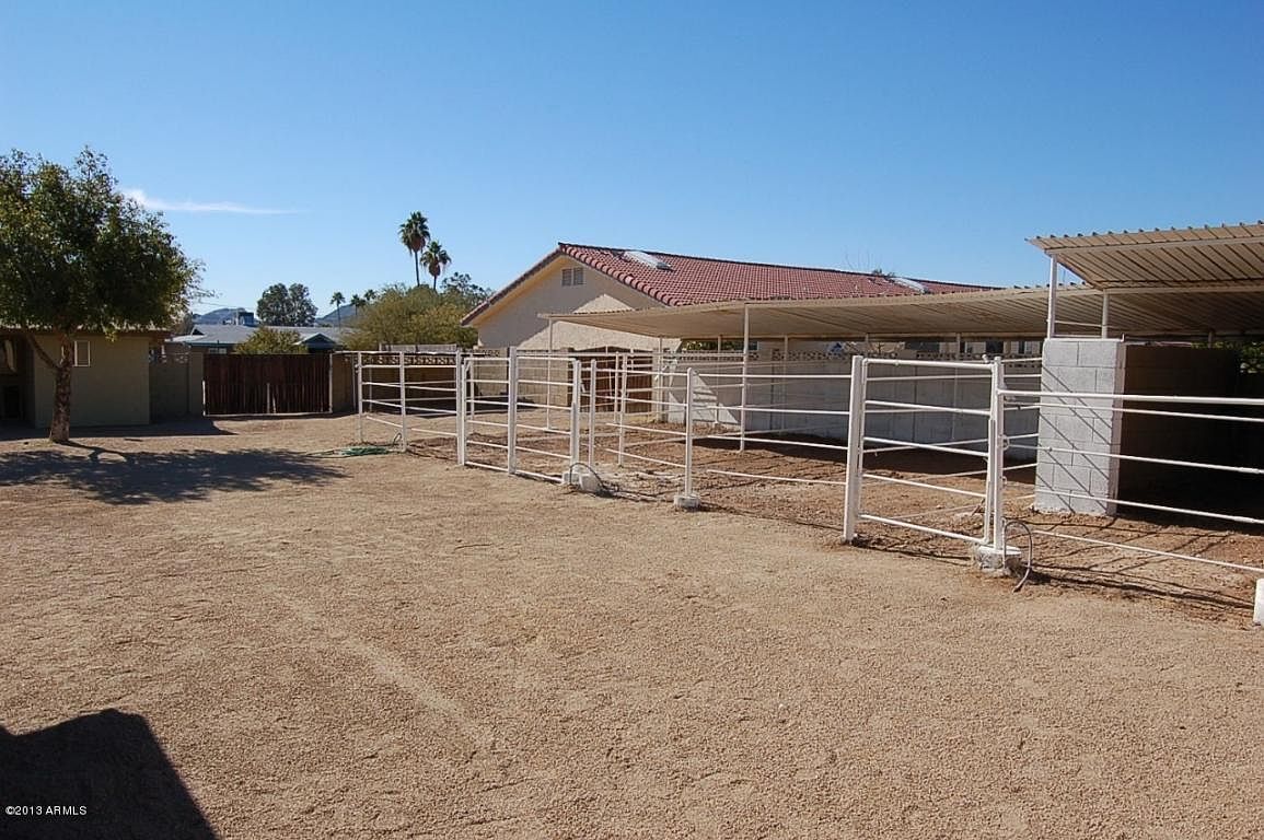 2640 E Captain Dreyfus Ave photo 3