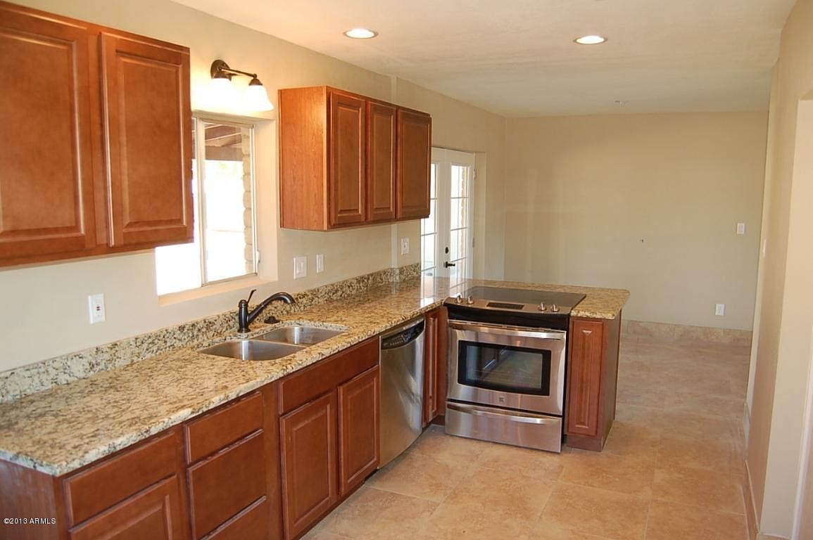 2640 E Captain Dreyfus Ave photo 5