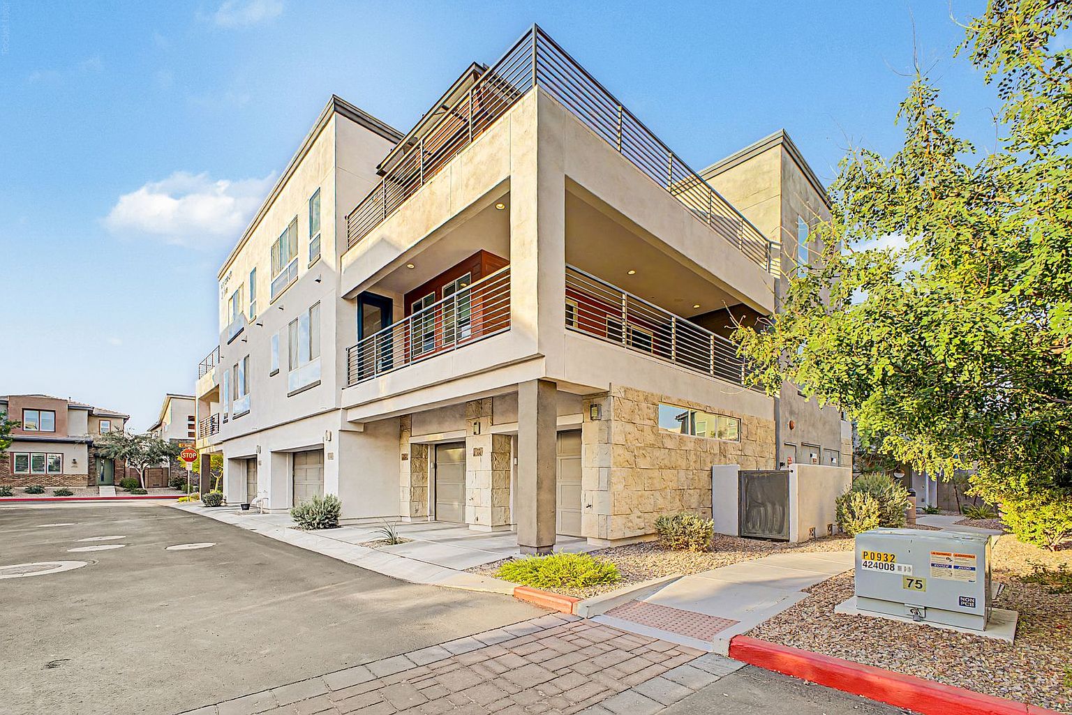 2 Bed, 2.5 Bath Great Chandler Location photo 2