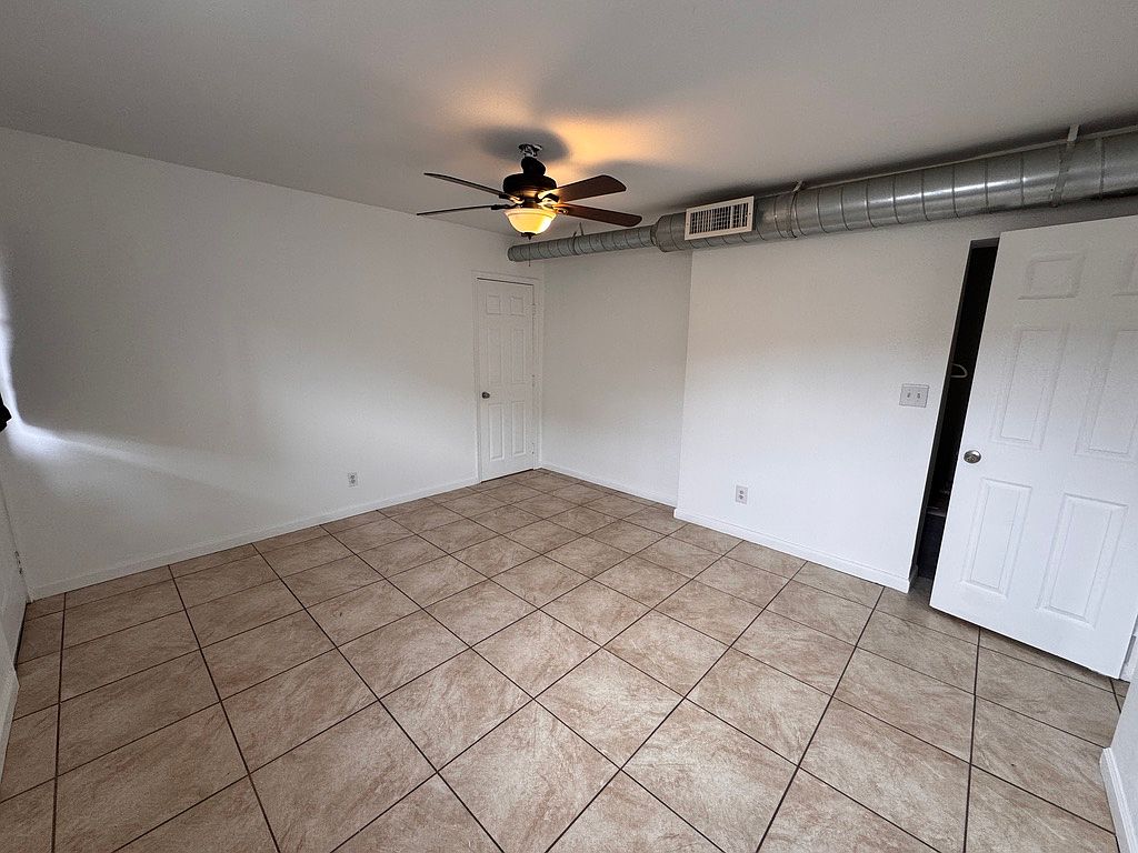 2045 W Washington St unit 3 photo 3