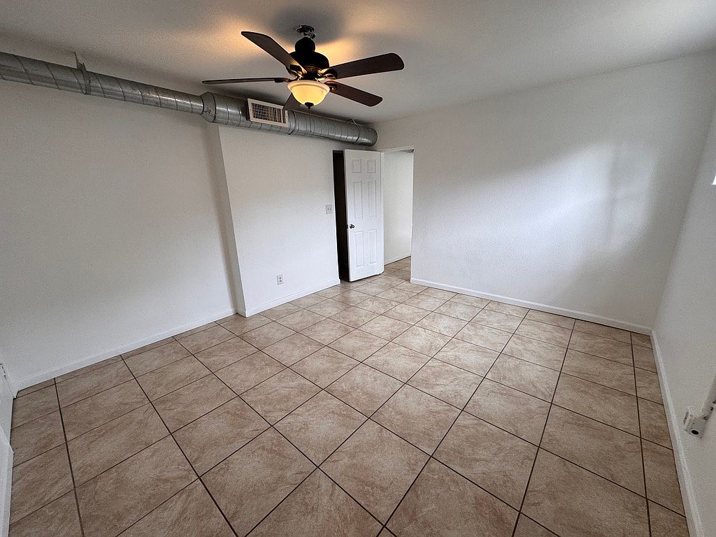 2045 W Washington St unit 3 photo 4