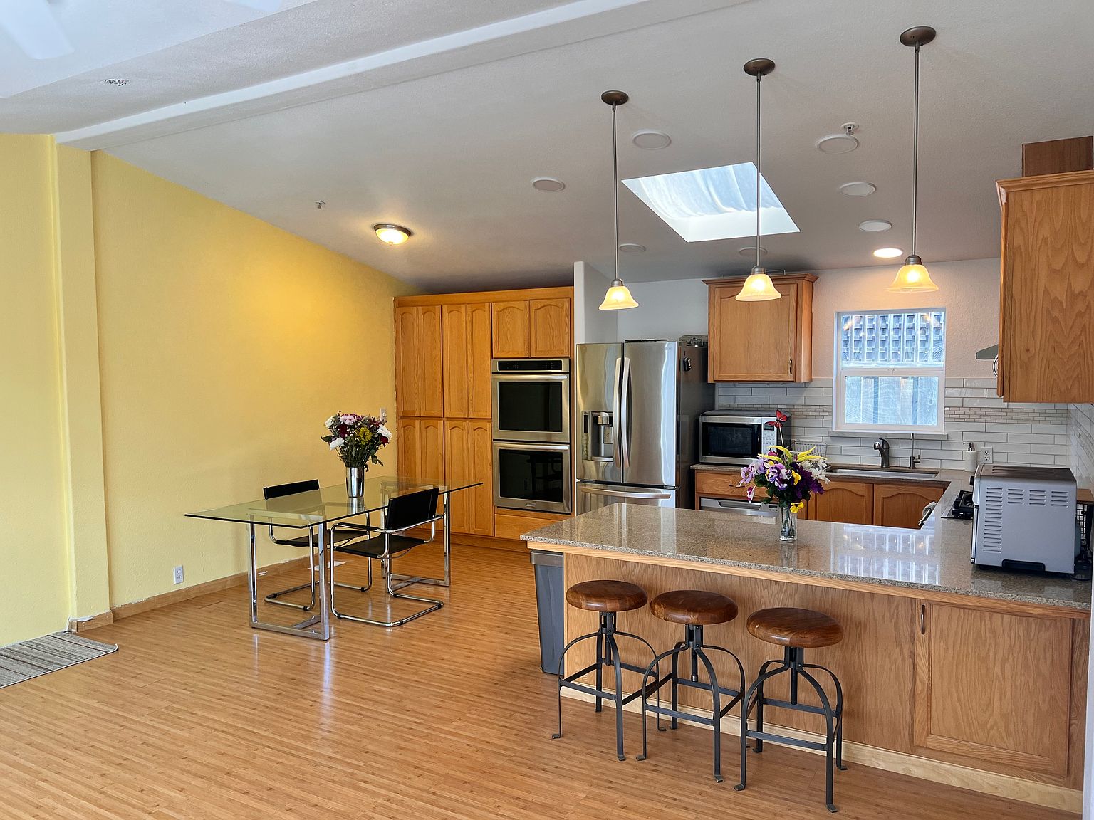 931 Paget Ave photo 5