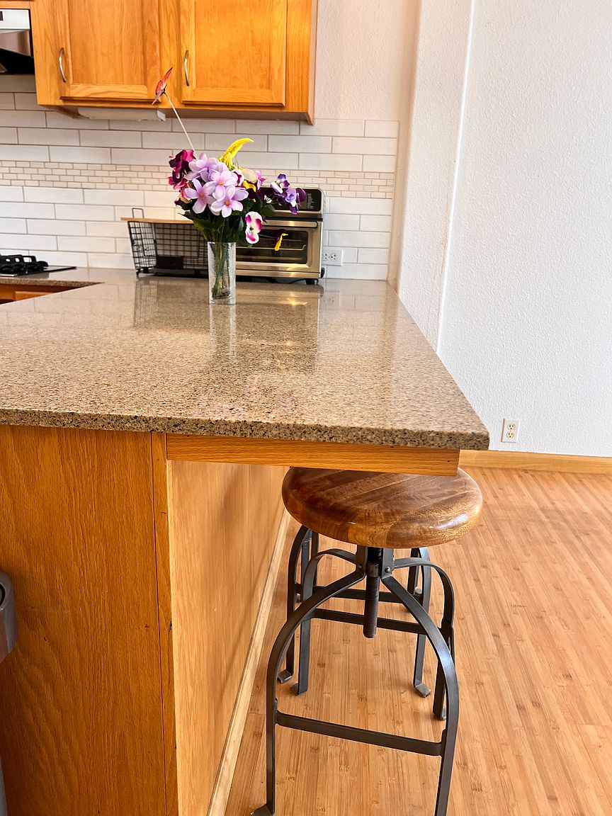 931 Paget Ave photo 3