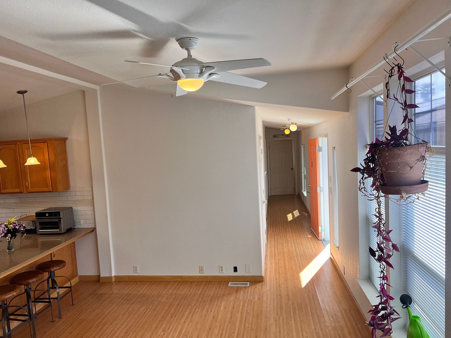 931 Paget Ave photo 4