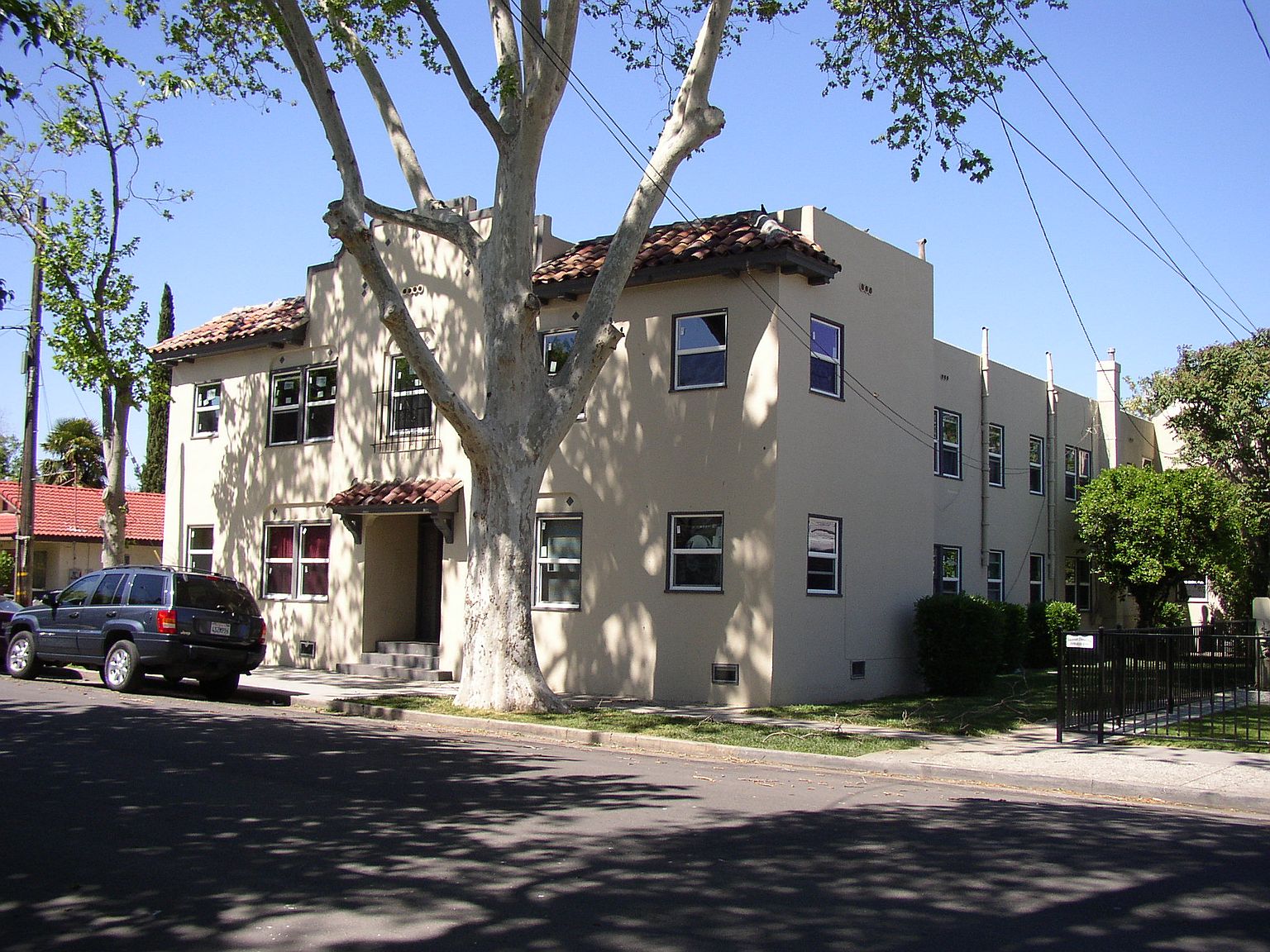 333 W 9th St photo 2
