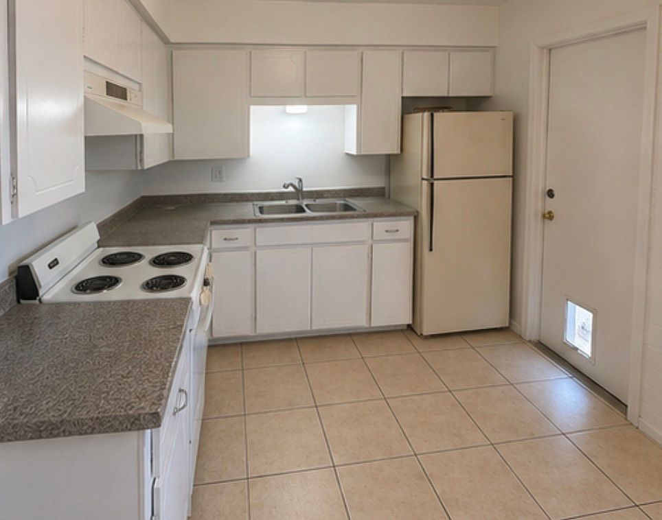 10831 N 18th Ave Phoenix, AZ 85029 photo 2