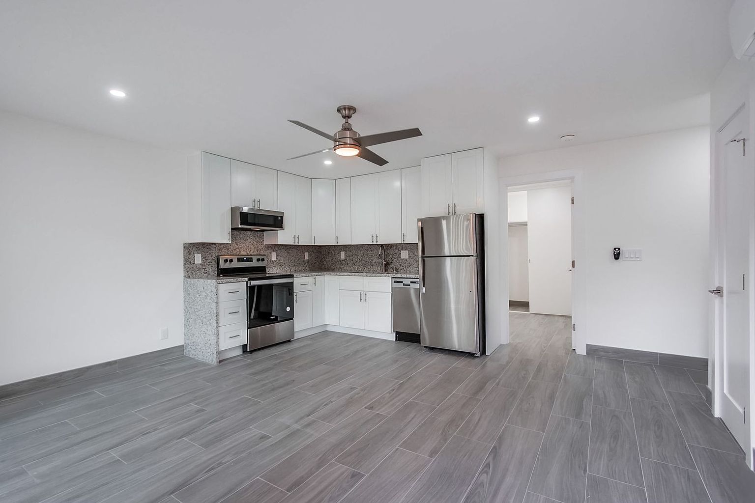 1234 Calle Jules photo 2