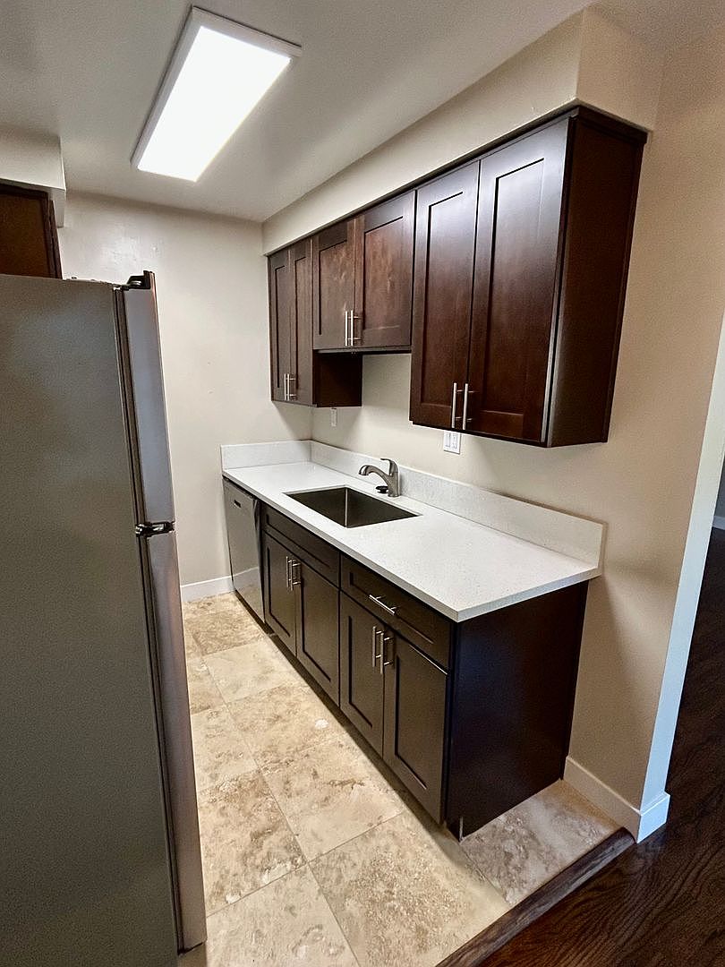 1 beds  1.0 baths (567 sqft) photo 4