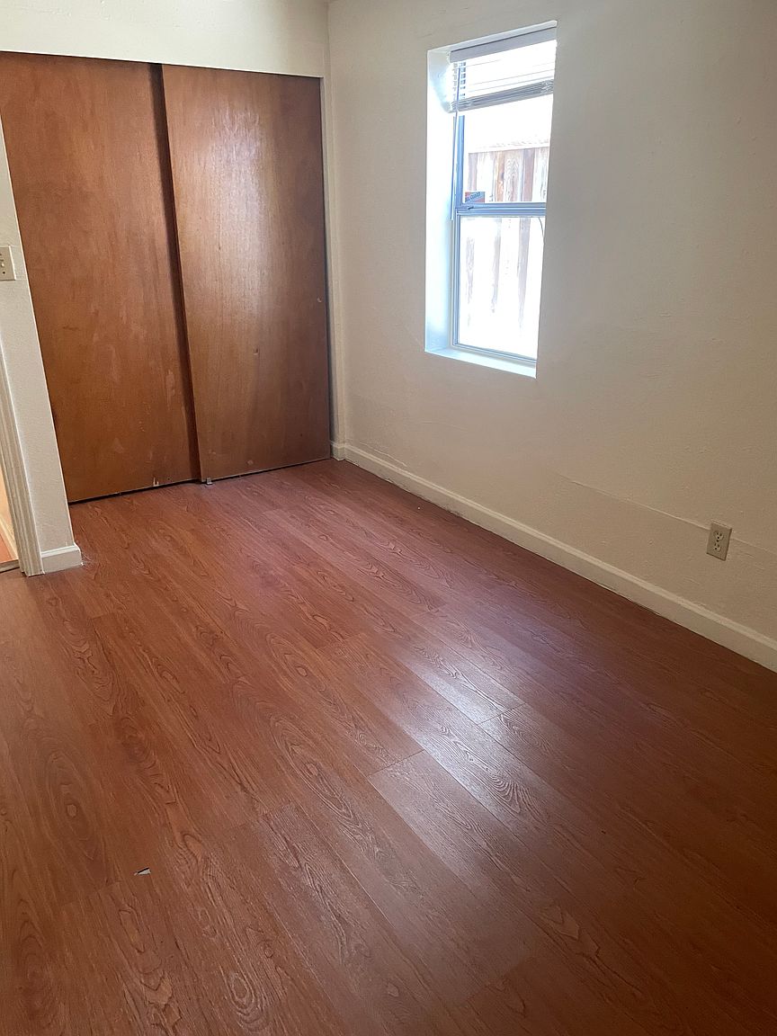 741 Lincoln Ave photo 5