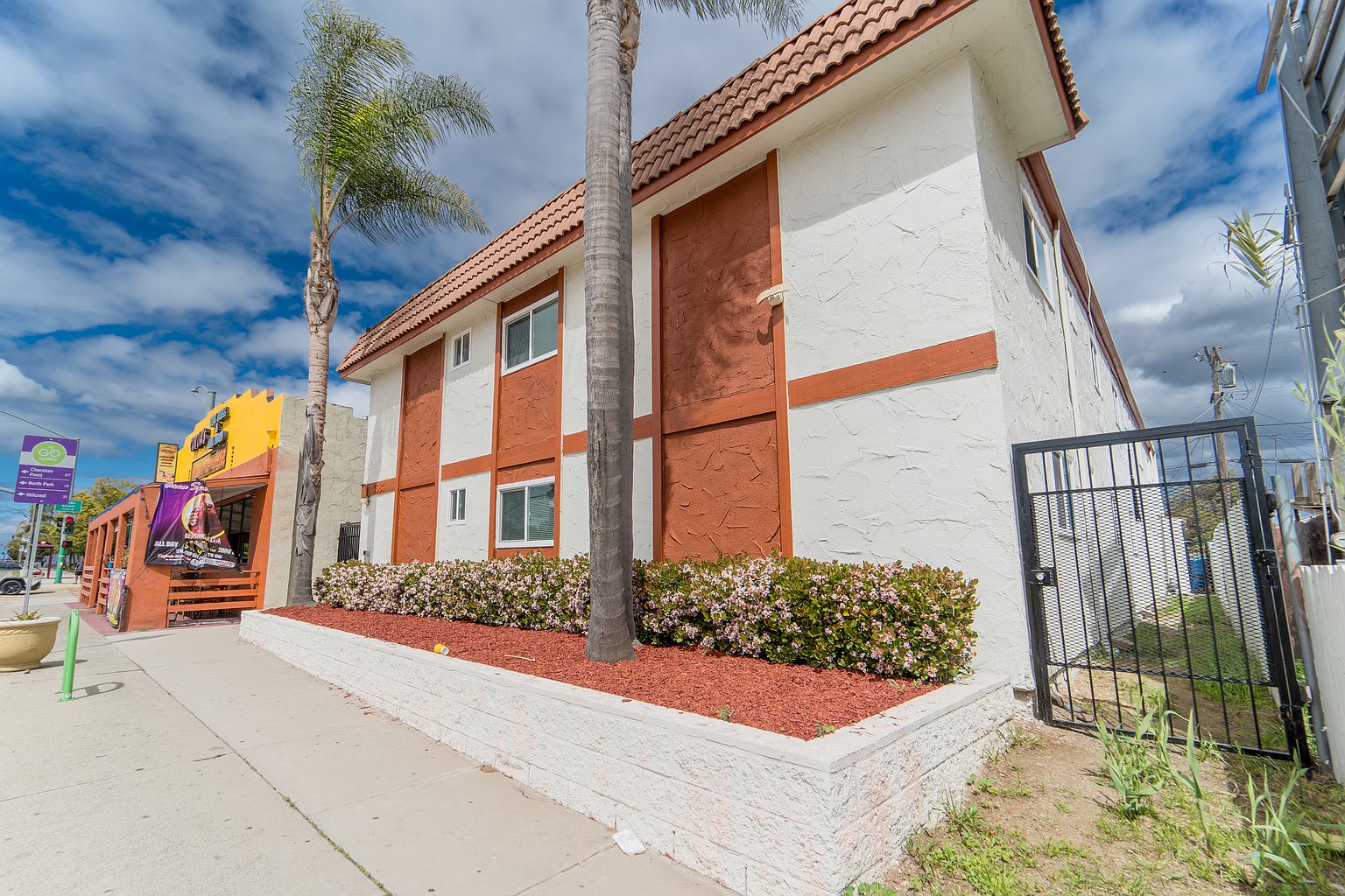 3681 Fairmount Ave photo 4