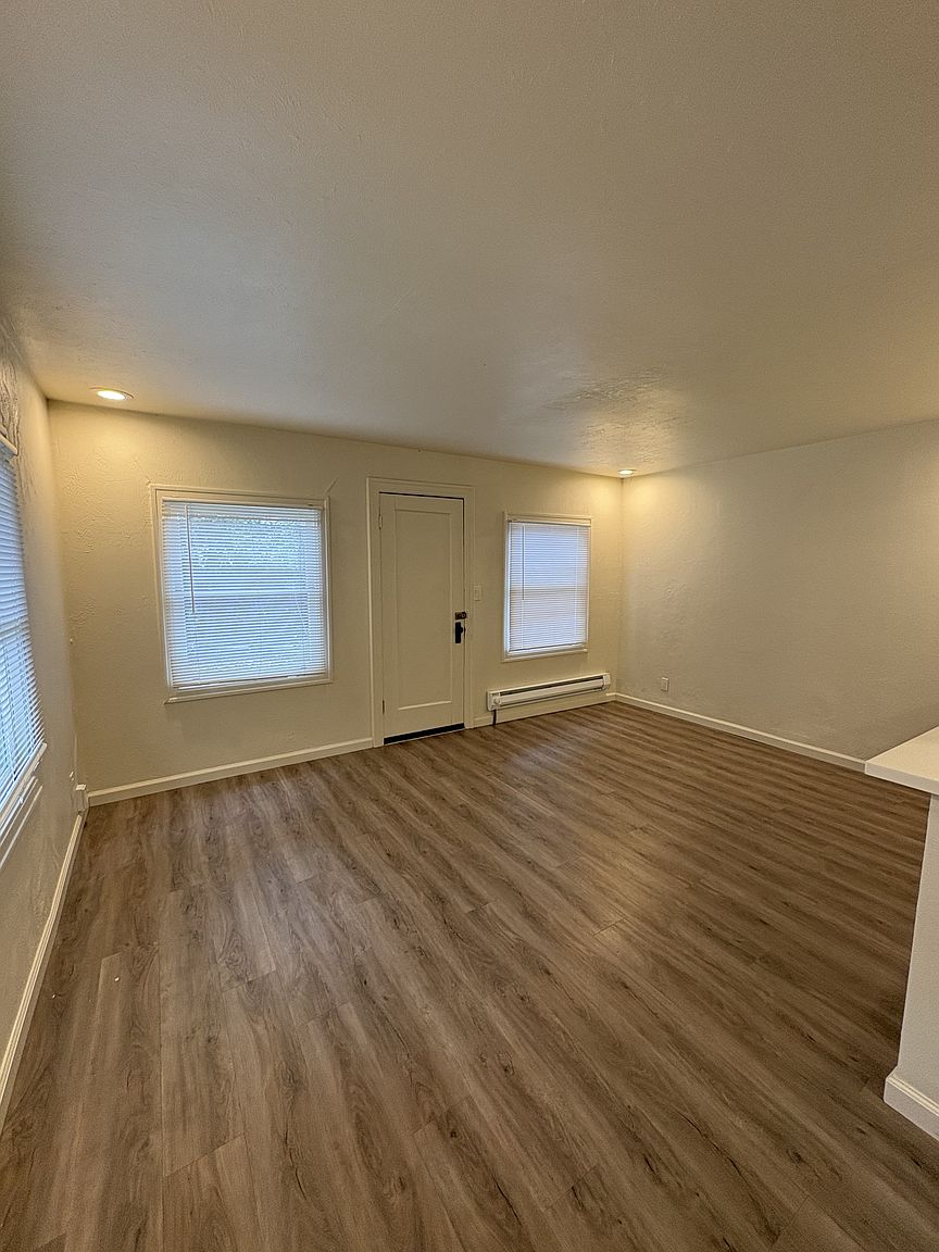 1BR/1BA Single Family House on Wheeler St · Santa Rosa photo 3