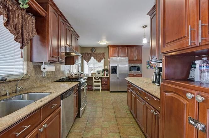 1103 W Latimer Ave Room 1 photo 3
