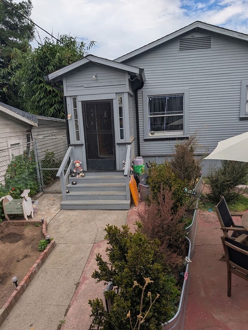 2023 Rosedale Ave photo 3