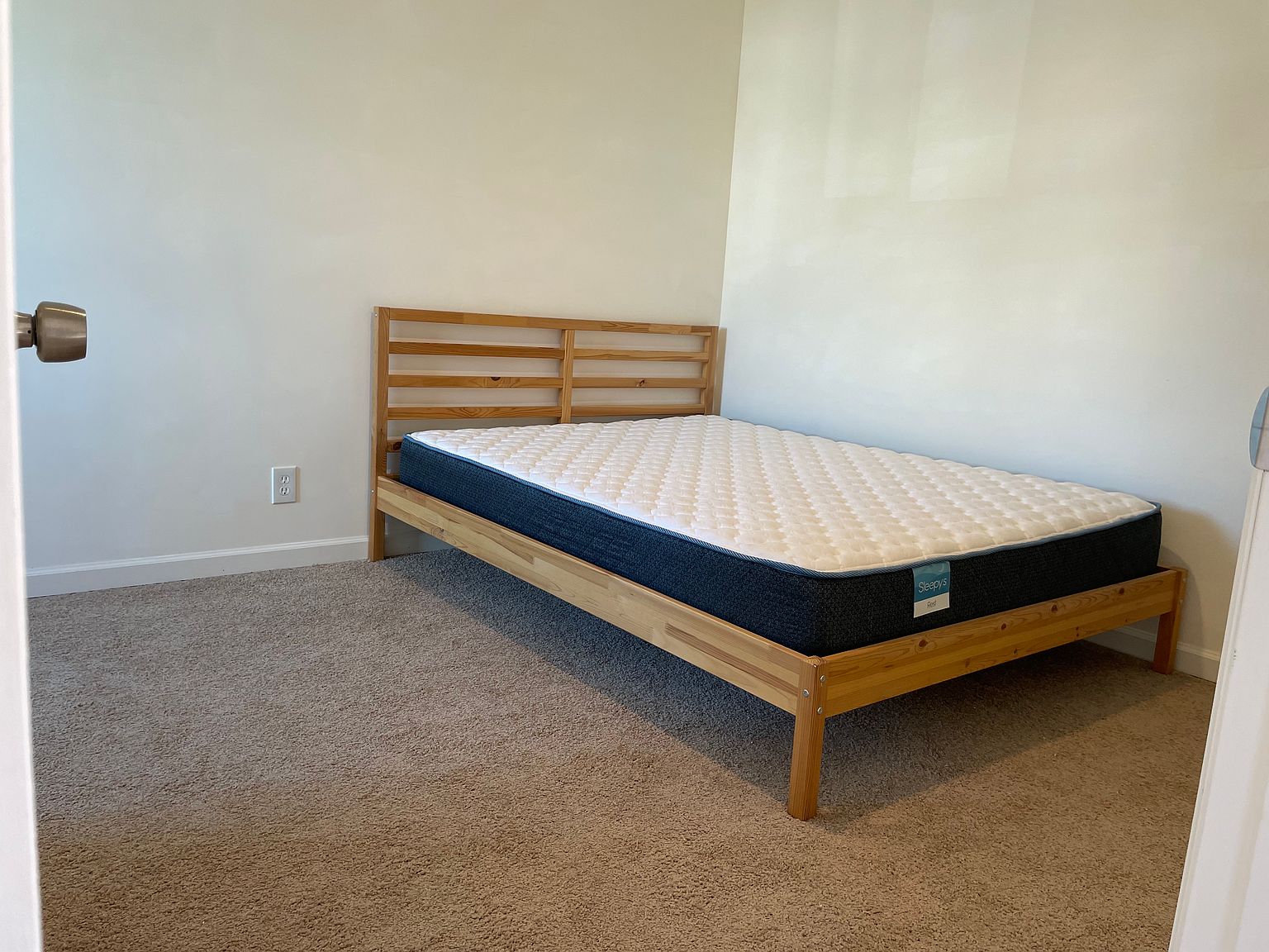 3682 Logan Ave photo 4
