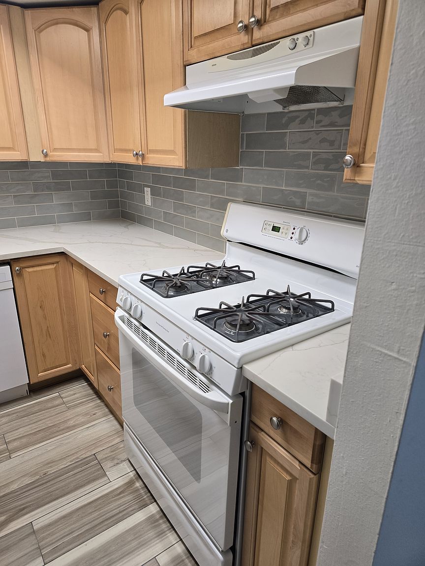1622 E Campbell Ave photo 3
