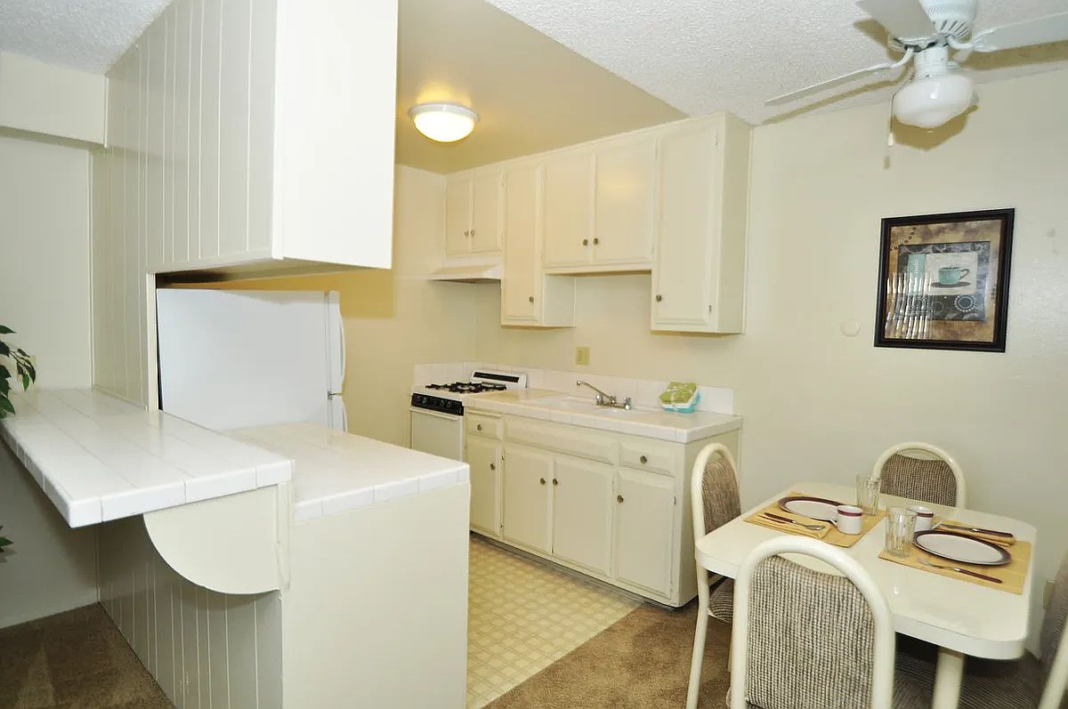 681 F St photo 4